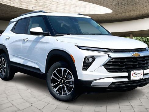 New 2026 Chevrolet TrailBlazer LT w/ Convenience Package image 2