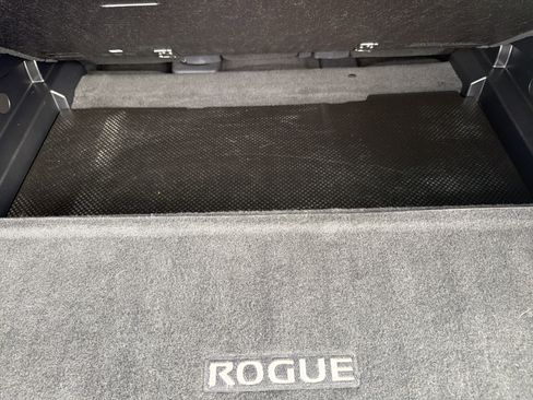 Used 2020 Nissan Rogue SV image 24