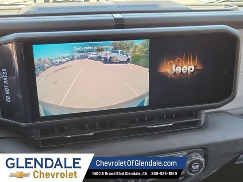 Used 2024 Jeep Wrangler Unlimited AWD/4WD image 27