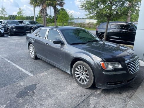Used 2014 Chrysler 300 RWD image 2