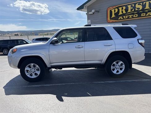 Used 2024 Toyota 4Runner SR5 Premium w/ Moonroof Package AWD/4WD image 10