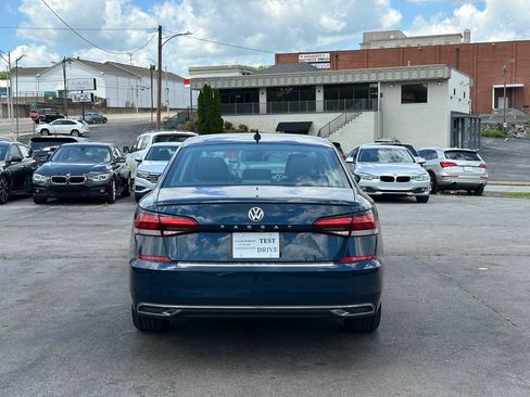 Used 2021 Volkswagen Passat 2.0T SE FWD image 9