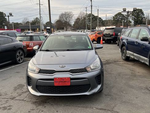 Used 2019 Kia Rio S image 3