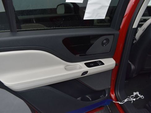 New 2025 Lincoln Aviator Reserve w/ Illumination Package AWD/4WD image 21