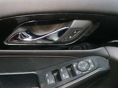Used 2023 Chevrolet Traverse RS AWD/4WD image 19