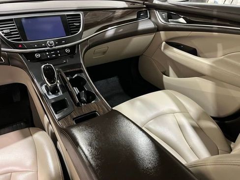 Used 2017 Buick LaCrosse Preferred image 18