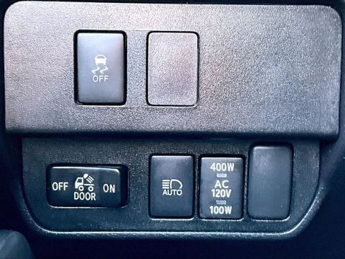 Certified 2022 Toyota Tacoma TRD Off-Road image 35