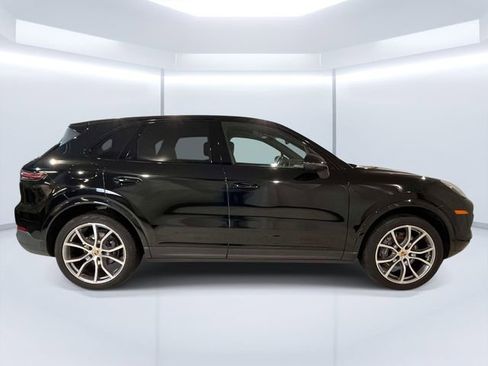 Certified 2023 Porsche Cayenne w/ Premium Package image 10