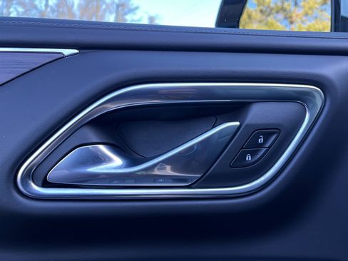 Used 2024 Chevrolet Suburban LT image 63