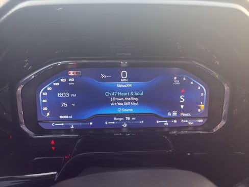 Used 2024 Chevrolet Silverado 1500 LT image 13