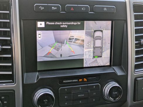 Used 2019 Ford F150 Platinum w/ Equipment Group 701A Luxury image 22