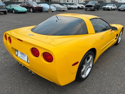 Used 2003 Chevrolet Corvette Coupe w/ Preferred Equipment Group image 11