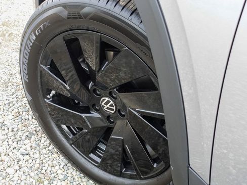 New 2026 Volkswagen Atlas SE FWD image 11