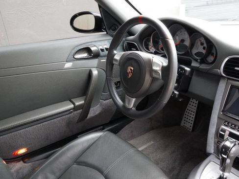 Used 2006 Porsche 911 Carrera S RWD image 45