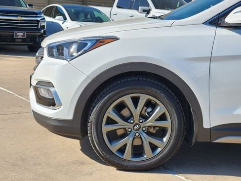 Used 2018 Hyundai Santa Fe Sport image 16