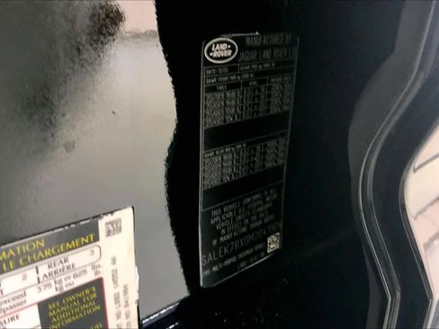 Used 2021 Land Rover Defender 110 image 36