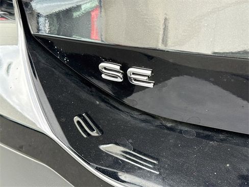 New 2026 Volkswagen Tiguan SE image 8