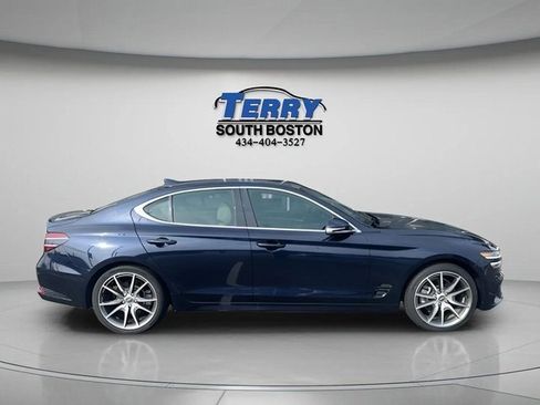 Used 2023 Genesis G70 2.0T image 1