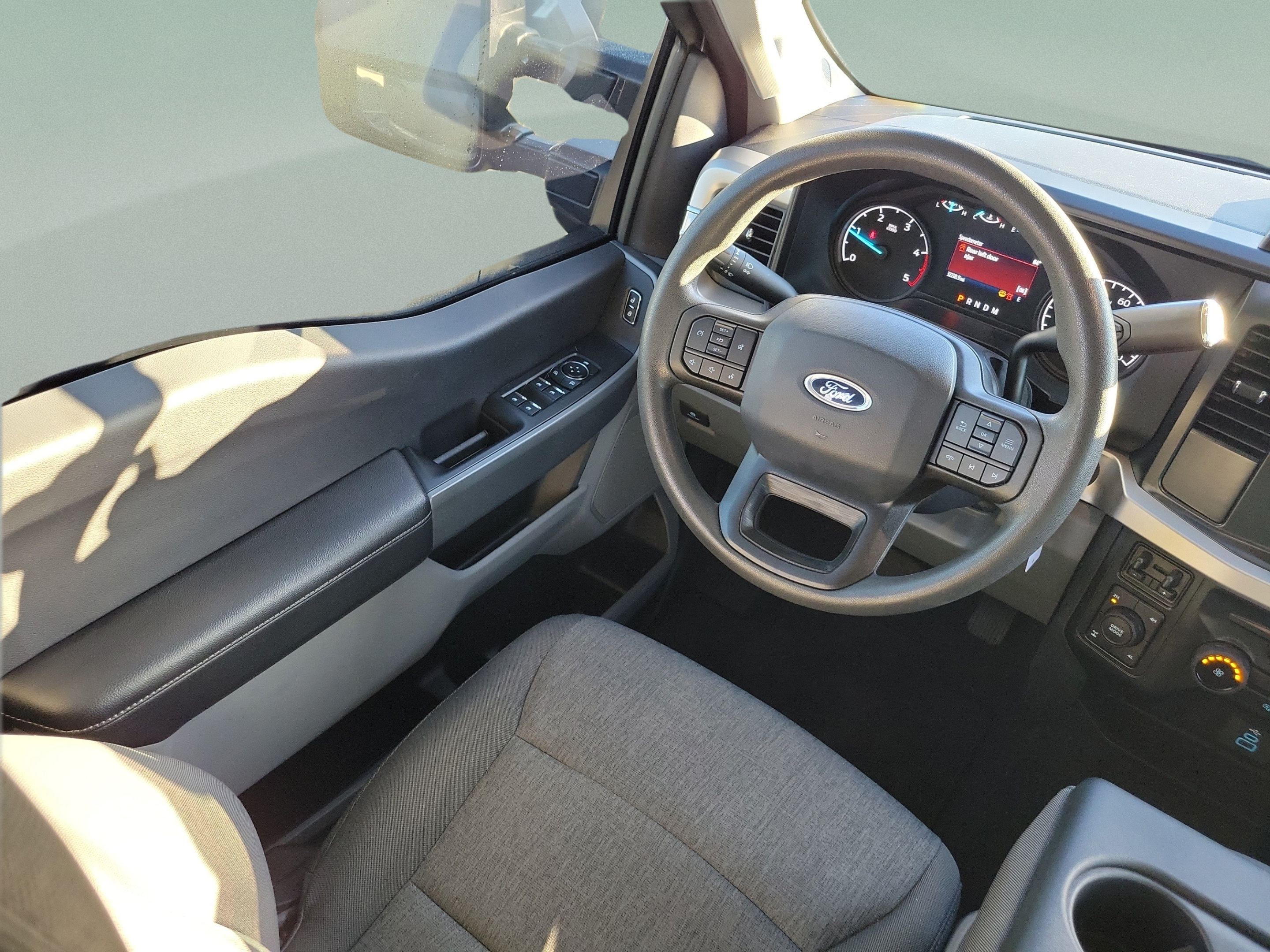Used 2024 Ford F250 XL w/ STX Appearance Package AWD/4WD image 17