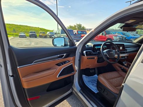 Used 2023 Kia Telluride SX Prestige X-Pro AWD/4WD image 11