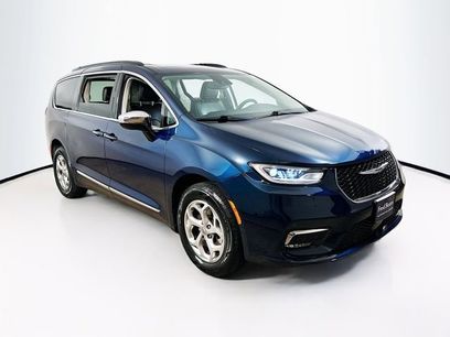 Used 2023 Chrysler Pacifica Limited