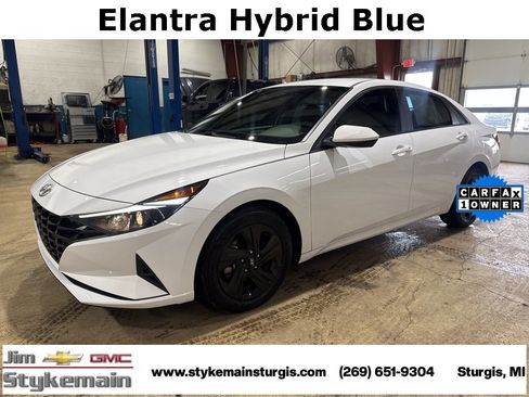 Used 2021 Hyundai Elantra Blue image 1
