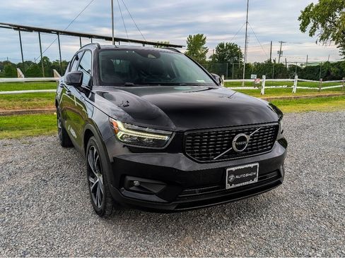 Used 2020 Volvo XC40 T5 R-Design w/ Protection Package Premier AWD/4WD image 3