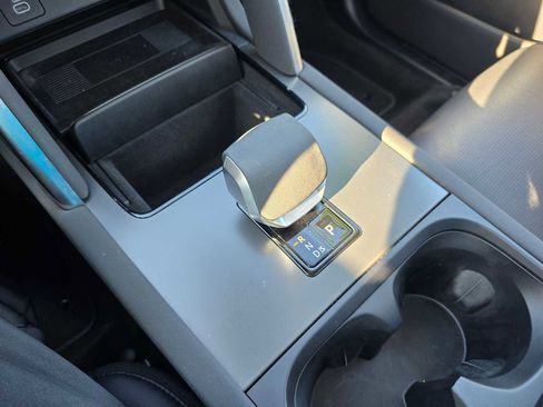 Used 2025 Land Rover Discovery Sport S image 32