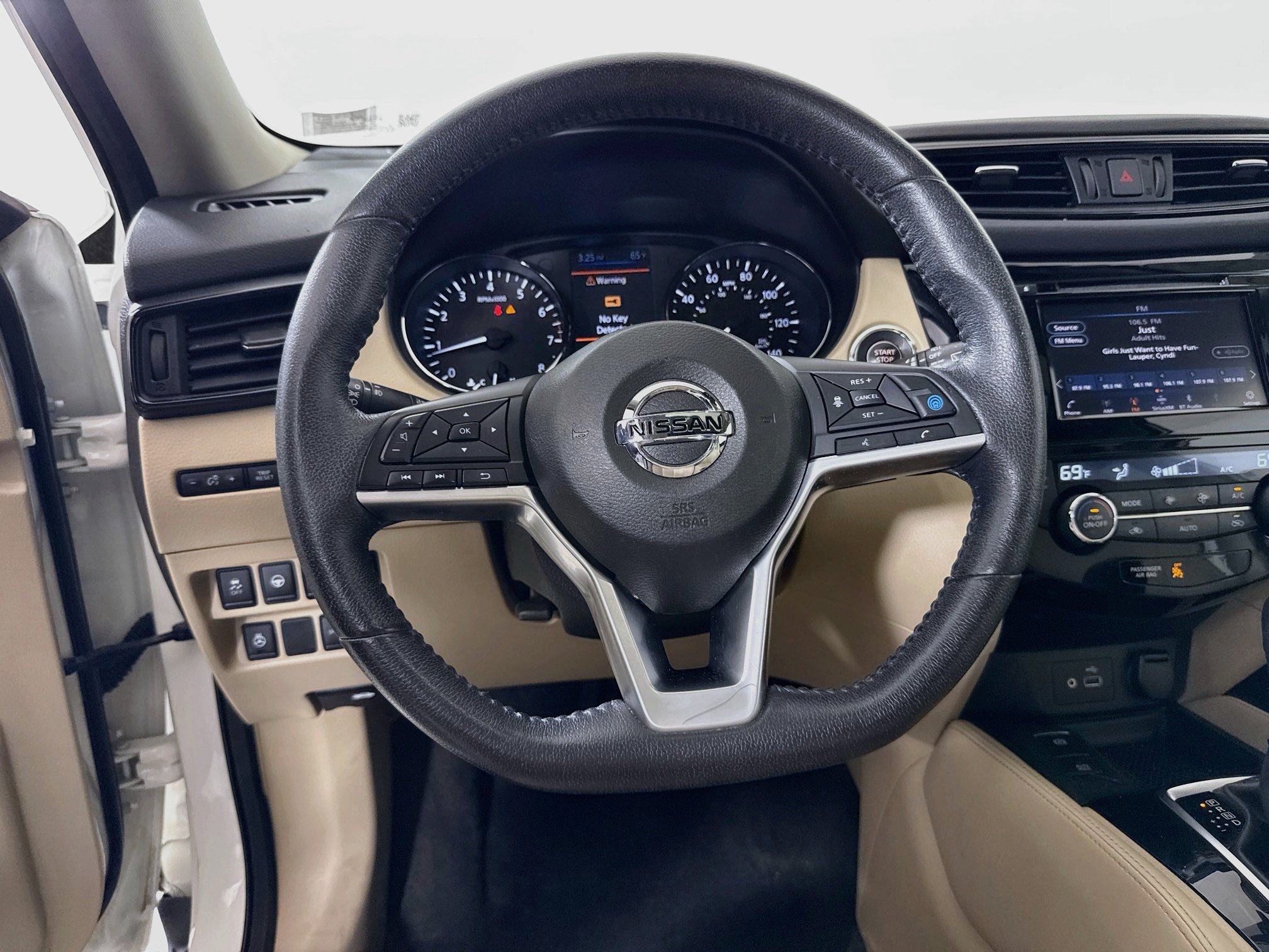 Used 2020 Nissan Rogue SL w/ Premium Package FWD image 12