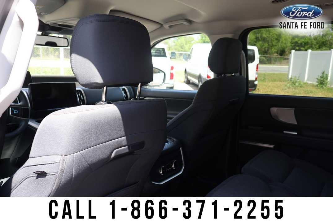 Used 2025 Ford Expedition Active RWD image 19