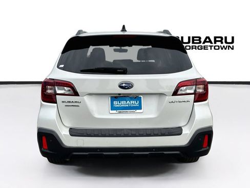 Used 2018 Subaru Outback 2.5i Touring AWD/4WD image 6