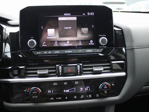 New 2025 Nissan Pathfinder SV image 13