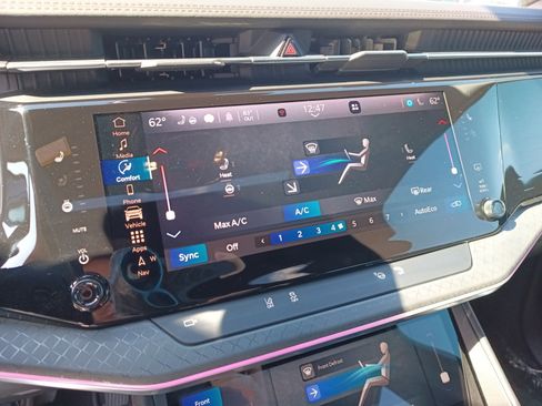 Used 2025 Jeep Wagoneer S Limited image 22