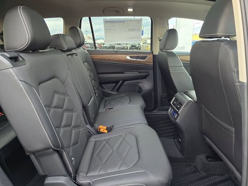 New 2026 Volkswagen Atlas SE image 12