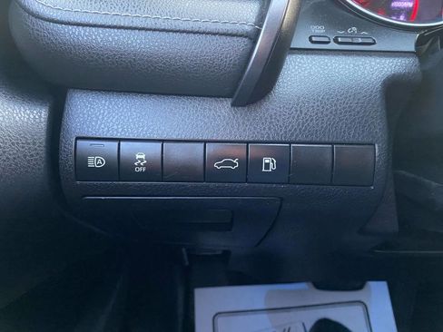 Used 2018 Toyota Camry XSE image 15