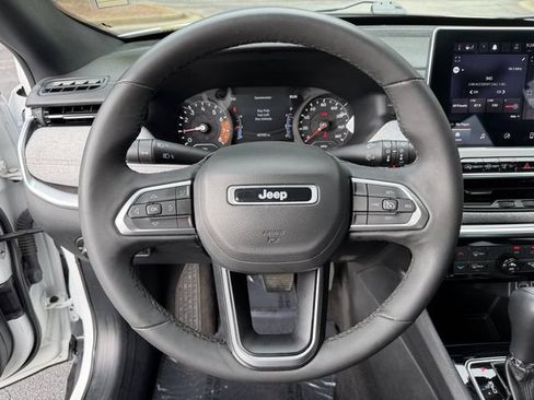 Used 2023 Jeep Compass Latitude w/ Sun and Sound Group AWD/4WD image 14