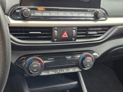 Used 2019 Kia Forte LXS image 16