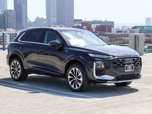 New 2026 Audi Q3 quattro 2.0T AWD/4WD image 3