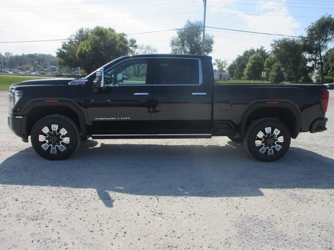 New 2026 GMC Sierra 2500 Denali w/ Denali Reserve Package image 10