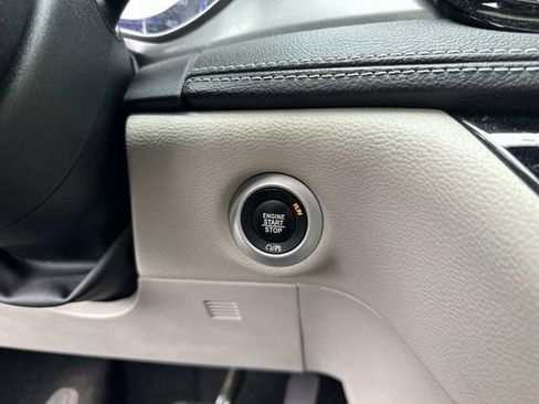 Used 2022 Chrysler Pacifica Touring-L AWD/4WD image 27