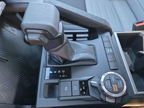 Used 2025 Toyota Tacoma TRD Off-Road image 21