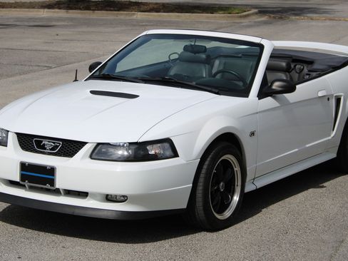 Used 2000 Ford Mustang GT RWD image 4