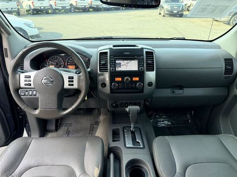 Used 2013 Nissan Frontier SL w/ Moonroof Pkg AWD/4WD image 20