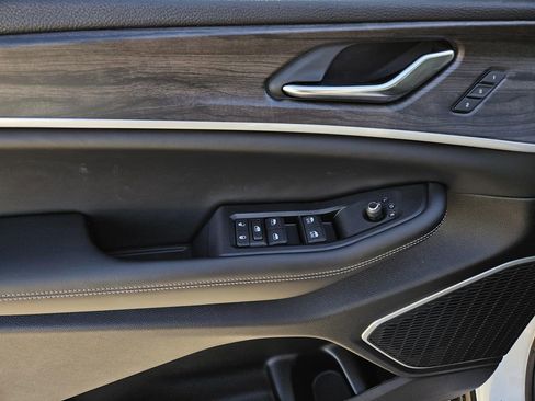 New 2026 Jeep Grand Cherokee Limited image 16