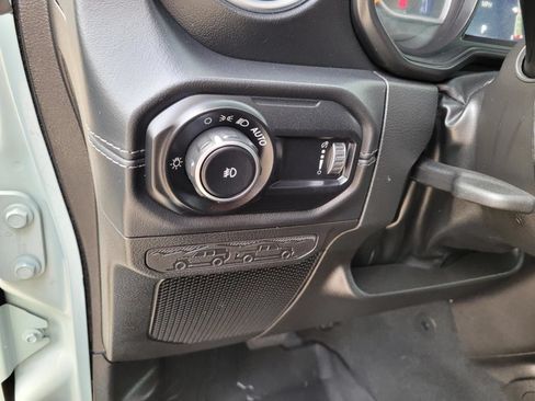 Used 2024 Jeep Wrangler Unlimited Sahara w/ Technology Group AWD/4WD image 25
