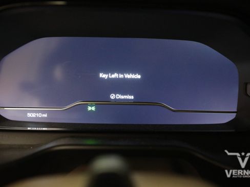 Used 2024 GMC Yukon XL Denali w/ Advanced Technology Package AWD/4WD image 9