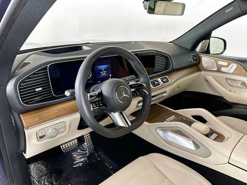Certified 2024 Mercedes-Benz GLS 450 4MATIC image 9