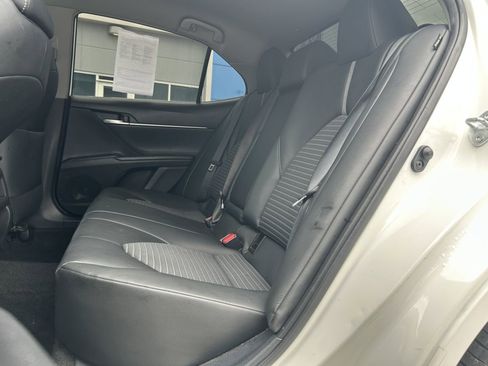 Used 2021 Toyota Camry SE image 14