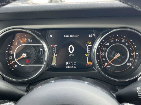 Used 2022 Jeep Wrangler Unlimited Sahara w/ Cold Weather Group AWD/4WD image 33