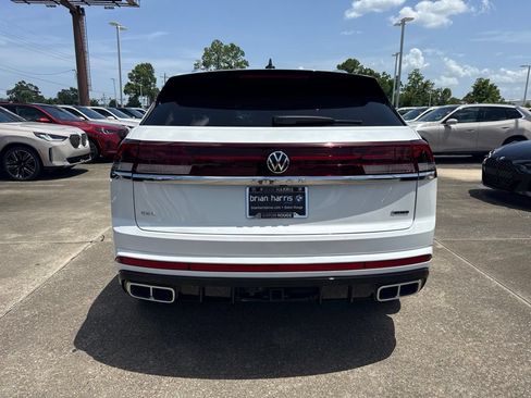 Used 2024 Volkswagen Atlas Cross Sport SEL Premium R-Line AWD/4WD image 4